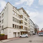 Pod Basztą Apartments by Renters